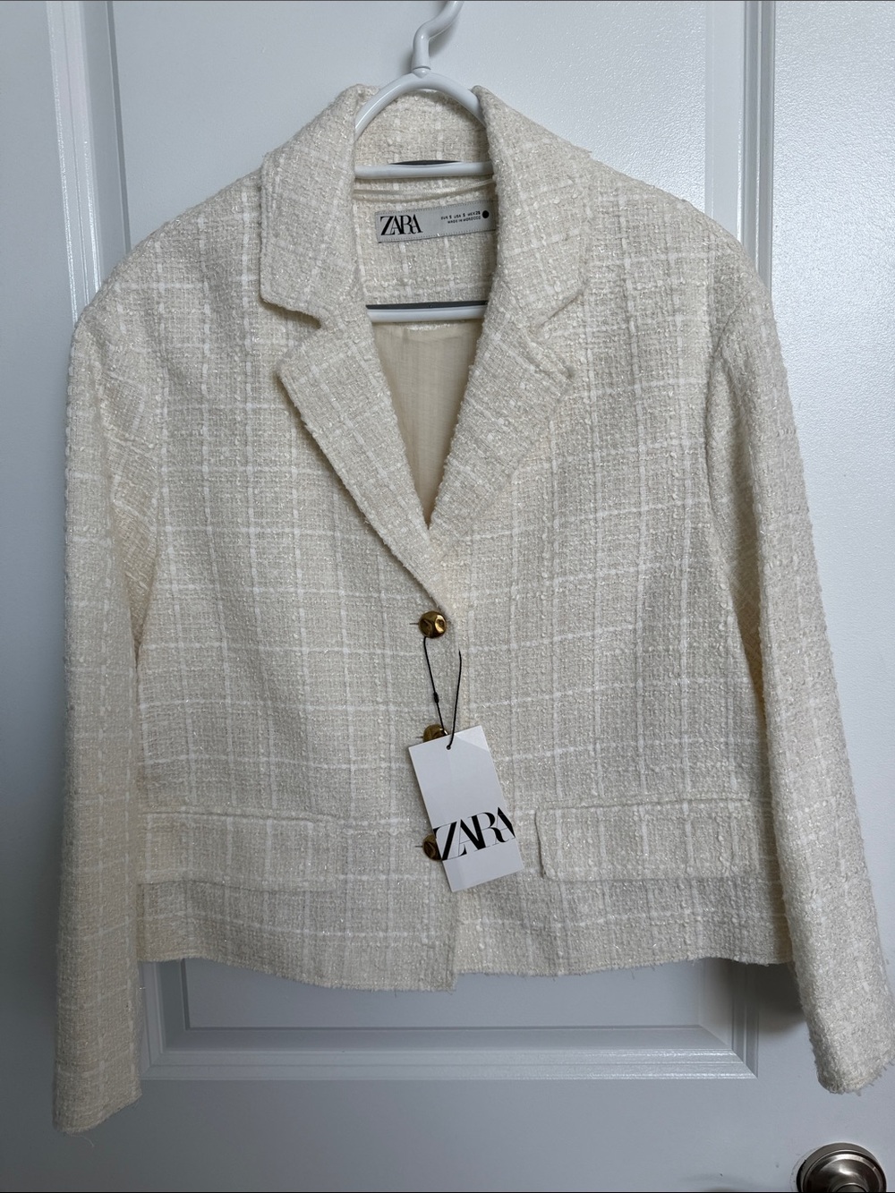 ZARA Cream Textured Tweed Cropped Blazer with Gold Buttons